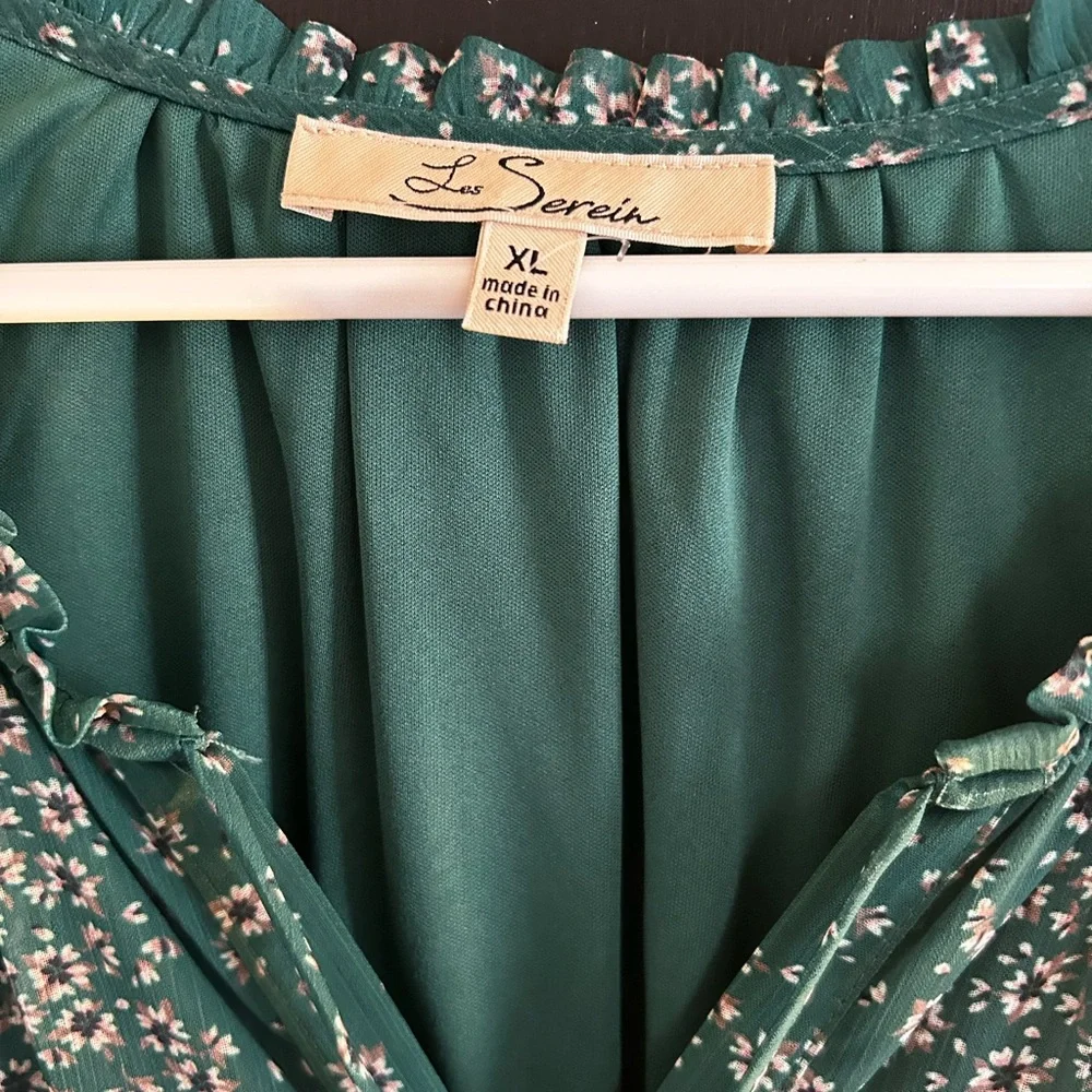 Elegant Green Midi Dress - Picture 3 of 3